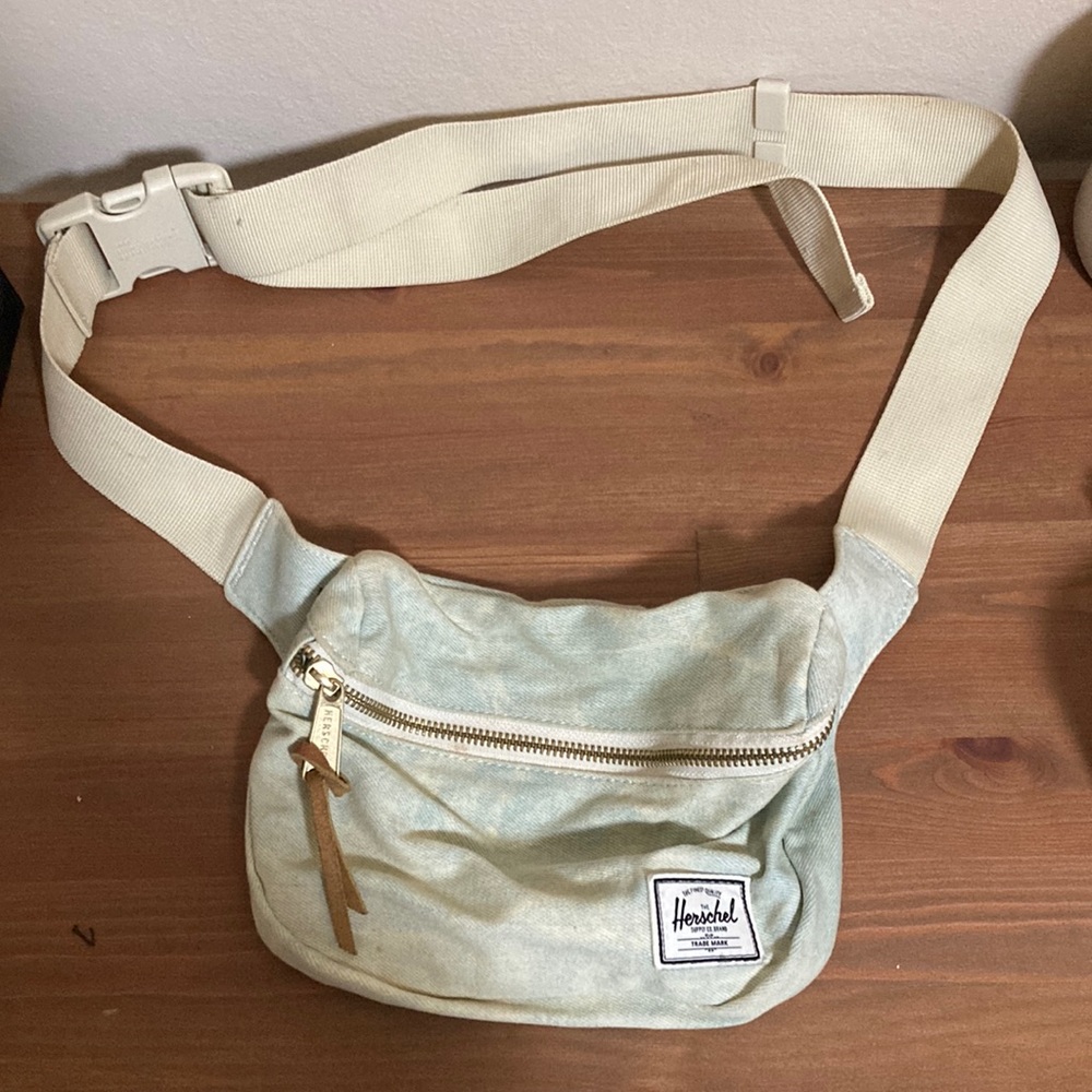 Herschel Supply Co. Fifteen Belt Bag